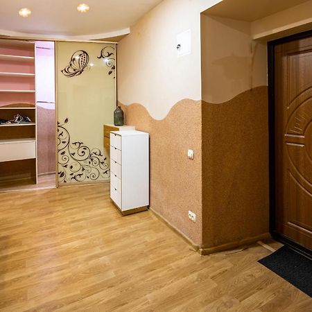 The Main Square! 2 Separated Bedrooms, Balcony Lviv Exteriör bild