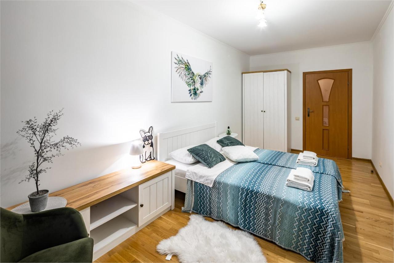 The Main Square! 2 Separated Bedrooms, Balcony Lviv Exteriör bild