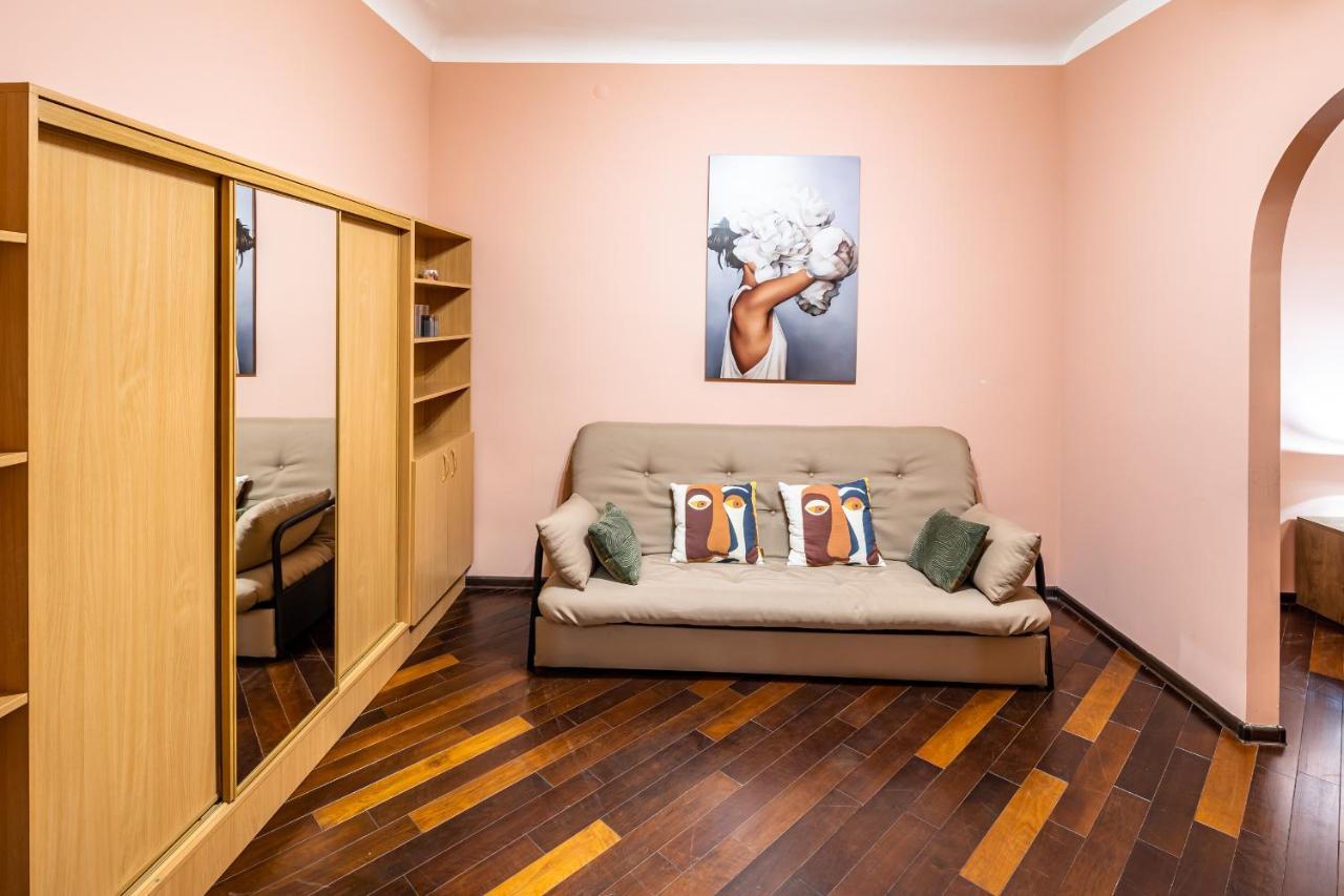 The Main Square! 2 Separated Bedrooms, Balcony Lviv Exteriör bild