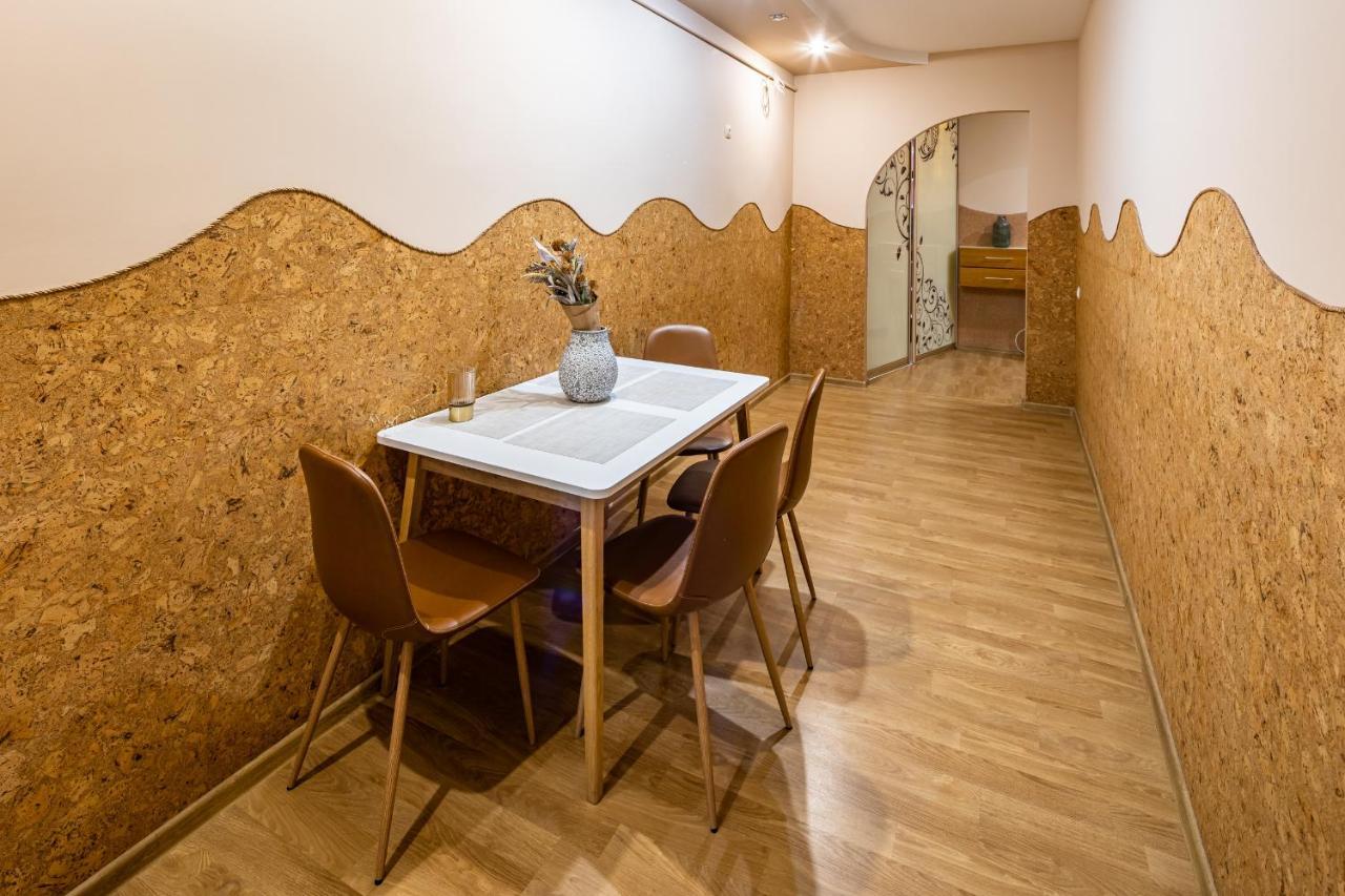 The Main Square! 2 Separated Bedrooms, Balcony Lviv Exteriör bild