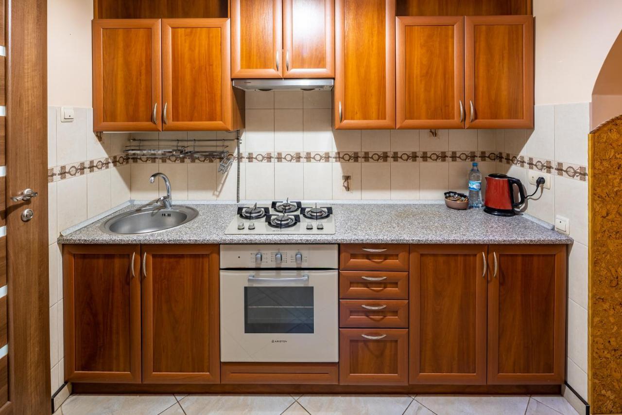 The Main Square! 2 Separated Bedrooms, Balcony Lviv Exteriör bild